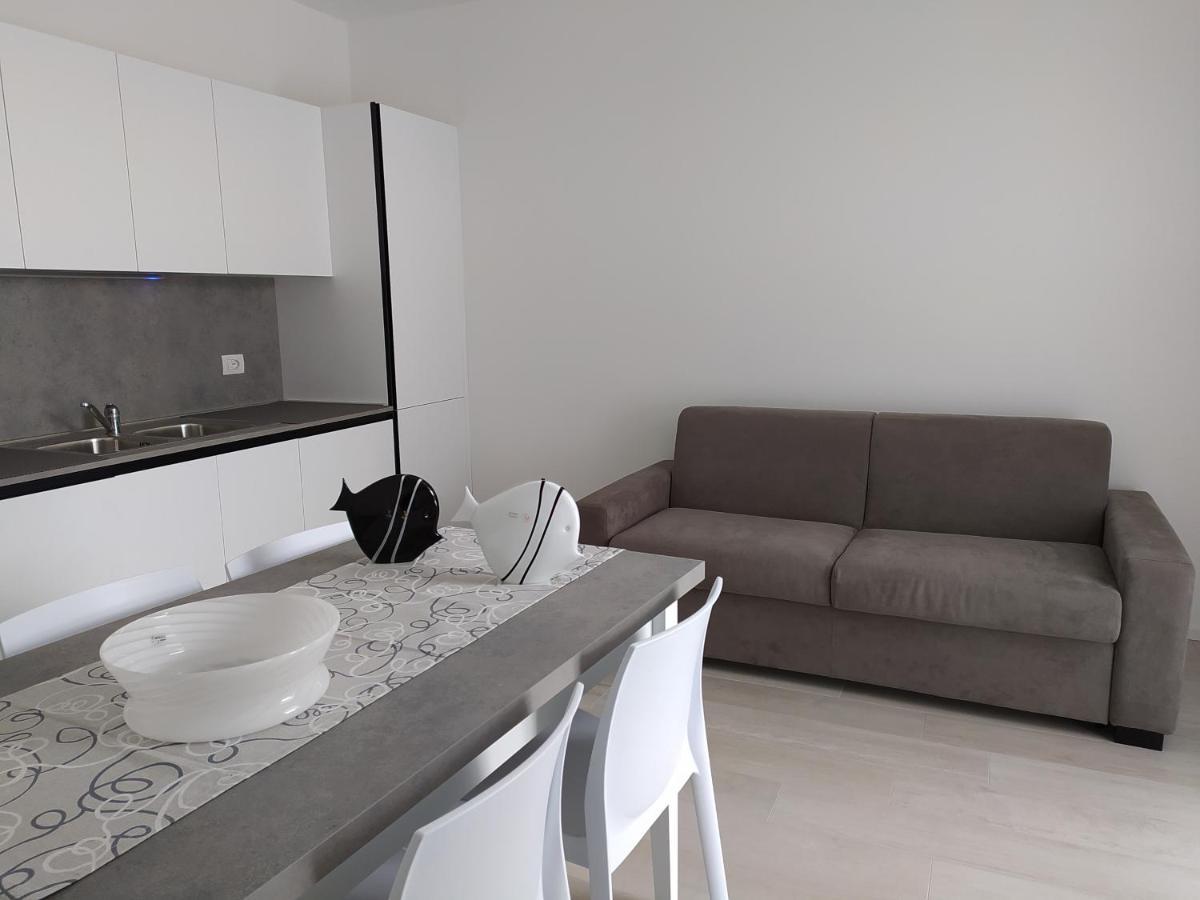 Jesolo Appartamenti F2 - Black And White Exteriör bild